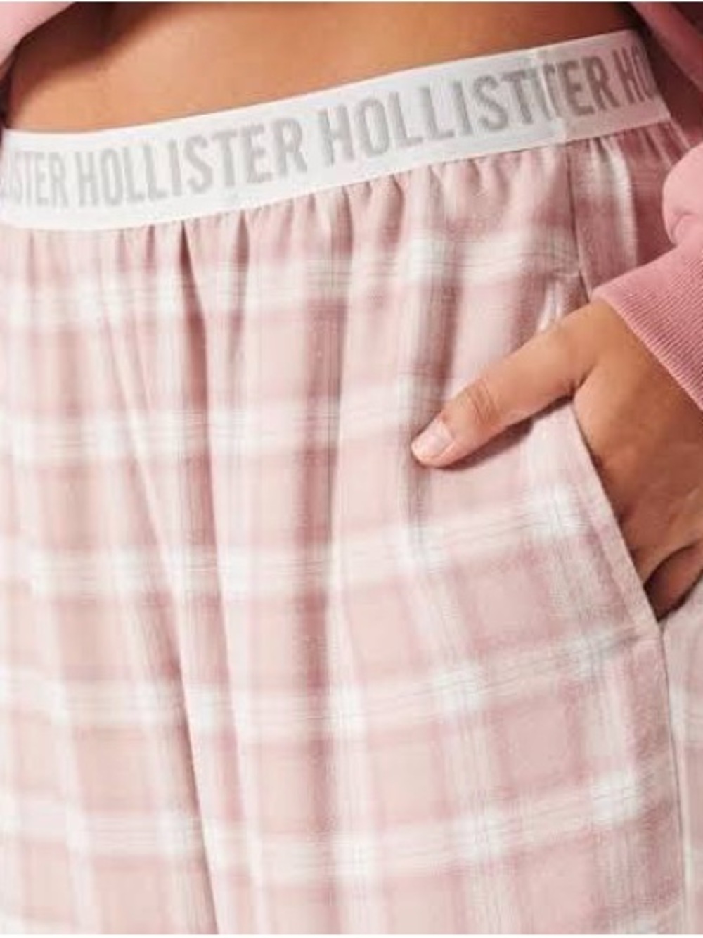 NWT Hollister Pink Plaid Jogger Pants – $35 – Size Small